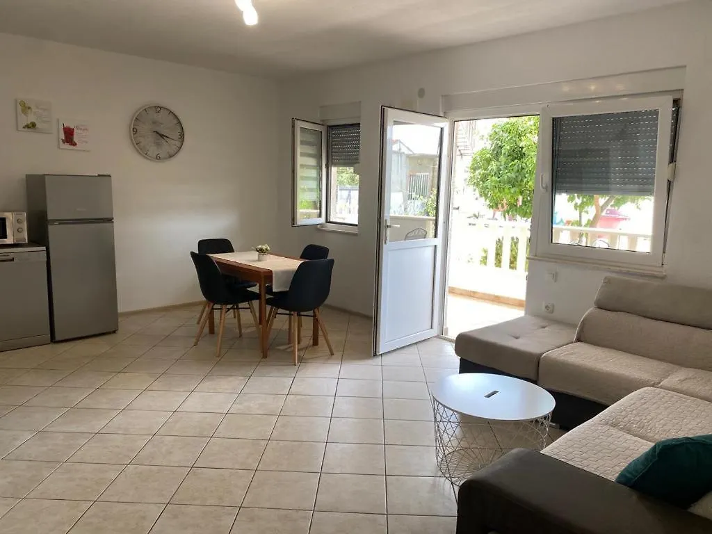 Apartmani Josipa Trogir 0*,  Croatia