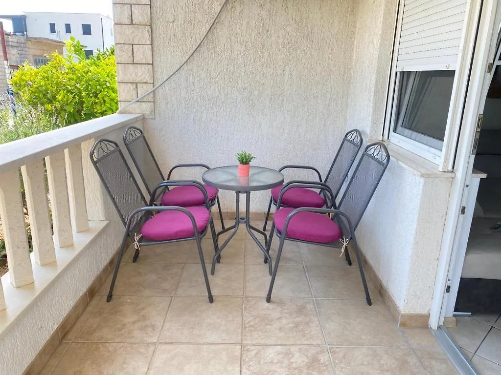 Apartmani Josipa Τρογκίρ 0*,